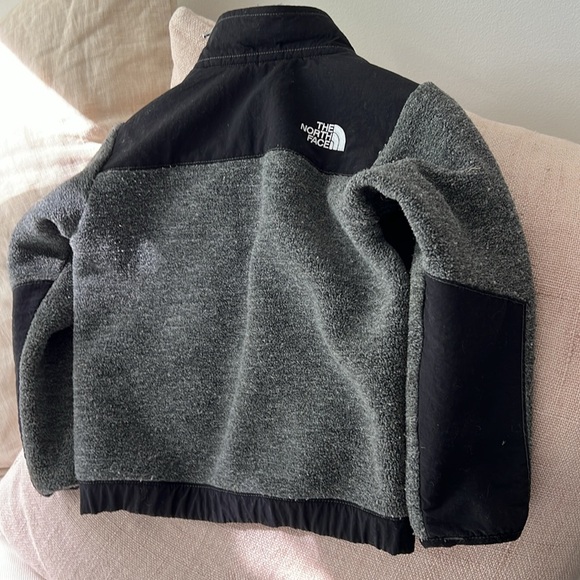 Toddler North Face Denali jacket - Picture 3 of 3